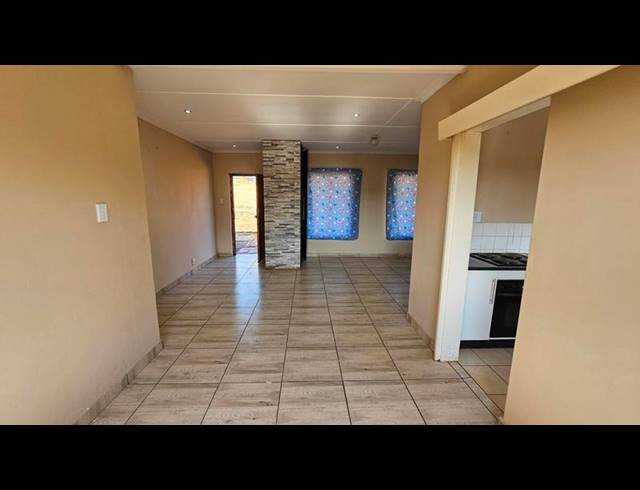 3 BEDROOM HOUSE FOR SALE IN BISLEY